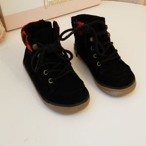 Boys boots